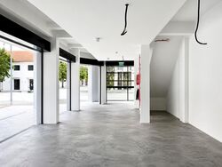 Sims Avenue (D14), Retail #557616871